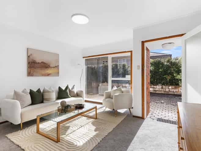 4/22A Shipherds Avenue, Epsom
