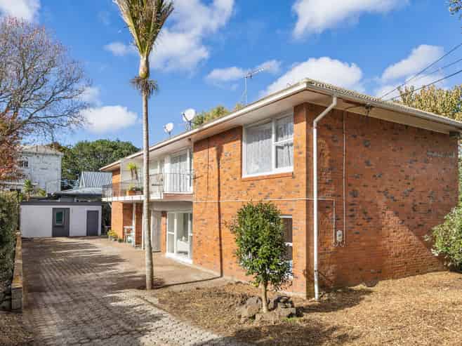 4/22A Shipherds Avenue, Epsom