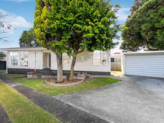 36 Waipani Road, Te Atatu Peninsula