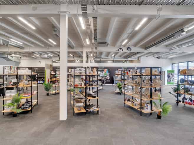 Immaculate Showroom and Warehouse