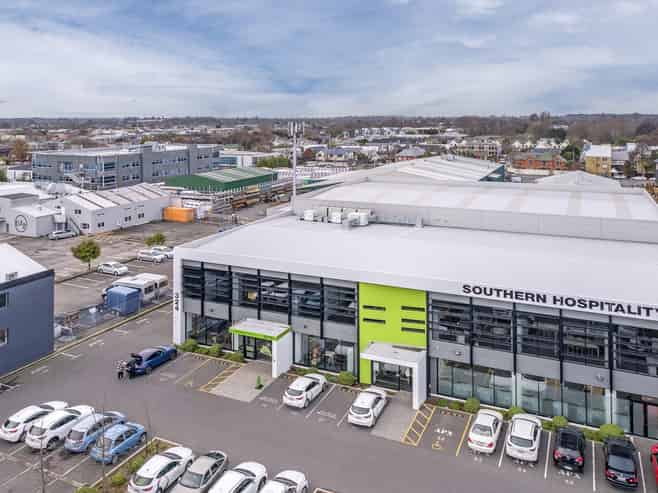 Immaculate Showroom and Warehouse