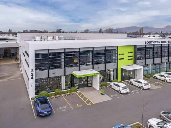 Immaculate Showroom and Warehouse