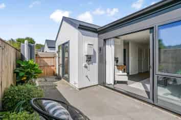 2/6 Exchange Street, Ebdentown