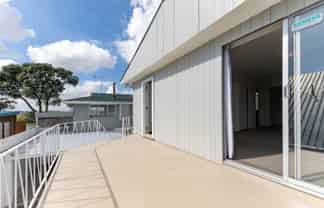 4/2 Riverview Road, Panmure