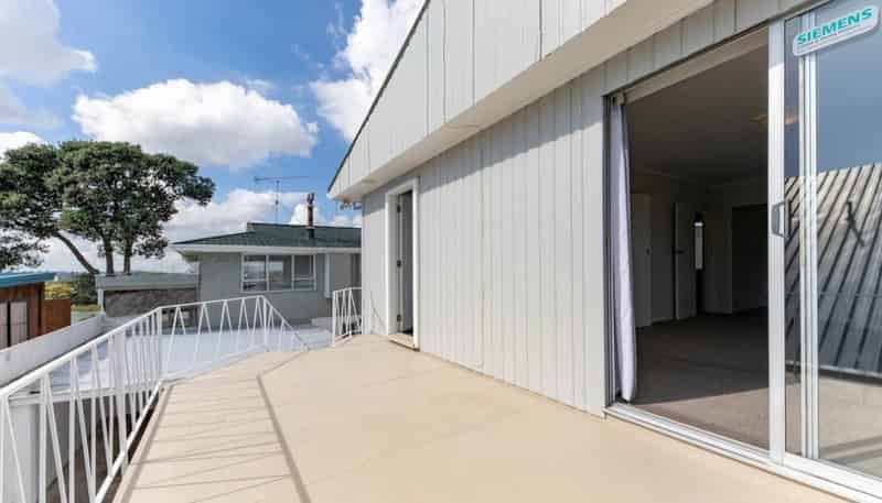 4/2 Riverview Road, Panmure
