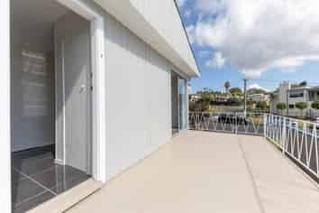 4/2 Riverview Road, Panmure