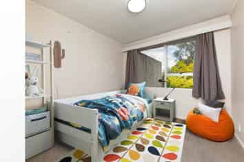 4/2 Riverview Road, Panmure