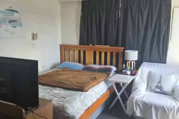 Room 1/528 Papamoa Beach Road, Papamoa