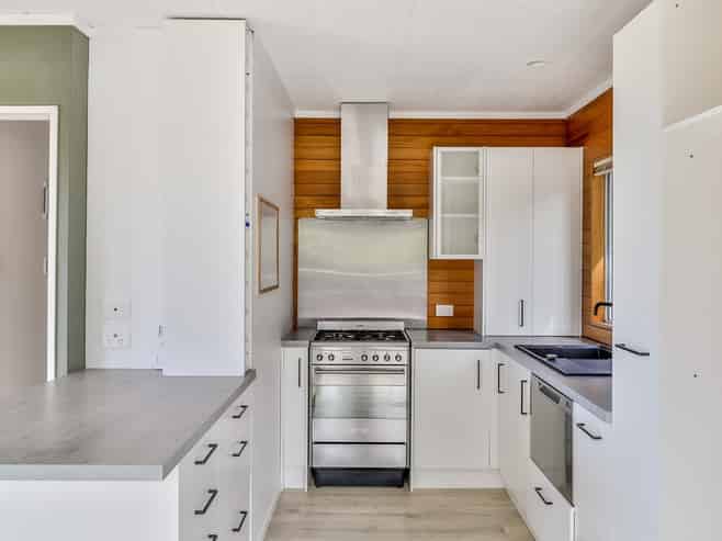 2/633 Glenfield Road, Totara Vale
