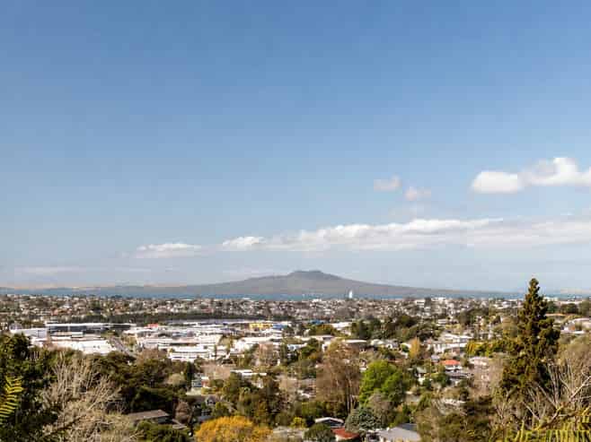 2/633 Glenfield Road, Totara Vale