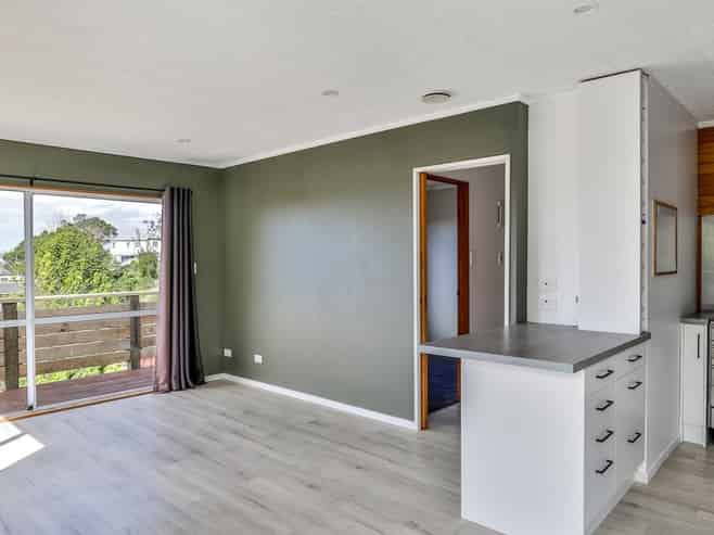 2/633 Glenfield Road, Totara Vale
