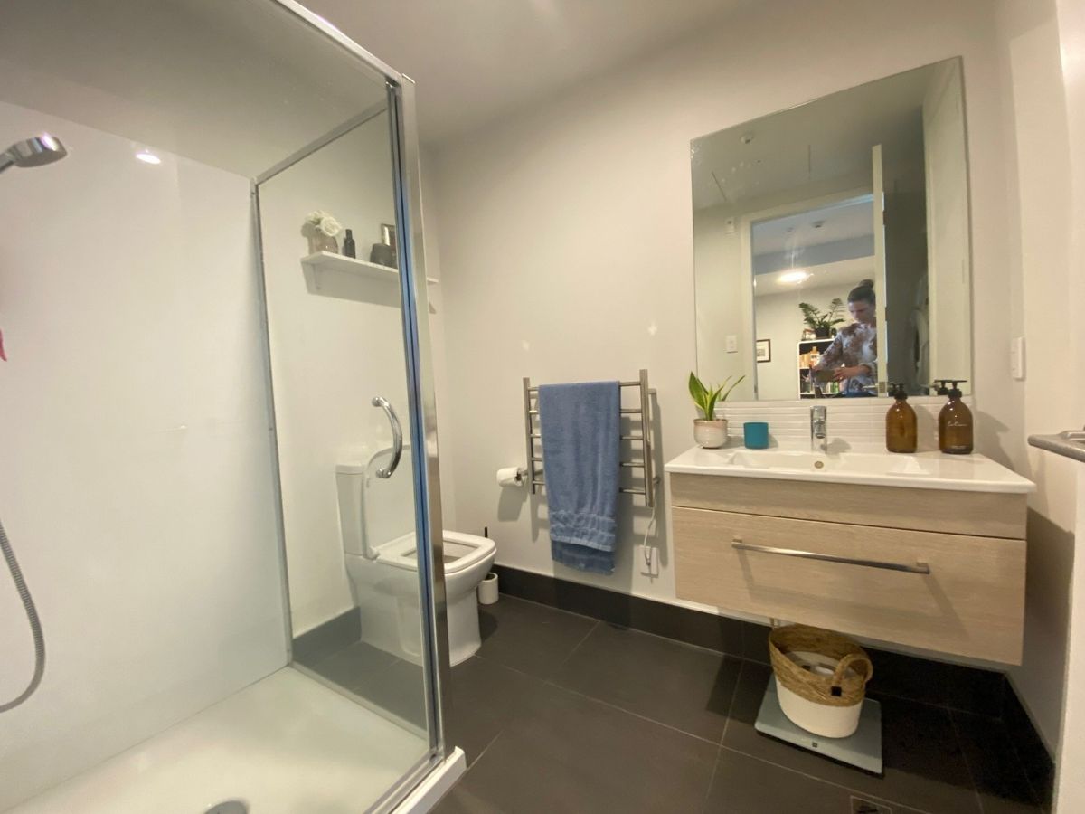 Pet friendly  2 bedroom apartment with extra study nook - Mehr