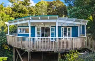 9 Causeway Road, Surfdale