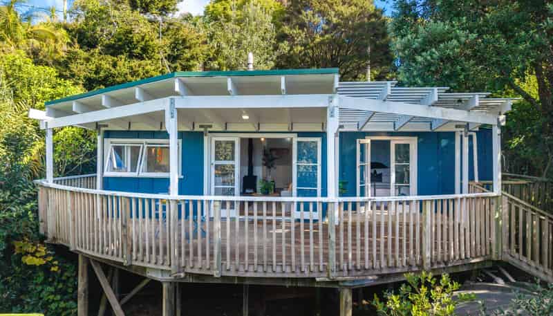 9 Causeway Road, Surfdale