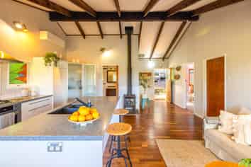 9 Causeway Road, Surfdale