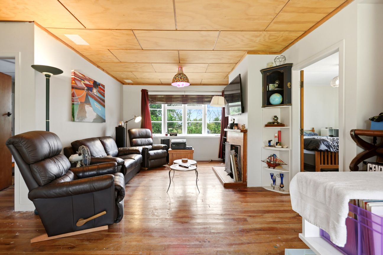 Opportunity To Renovate, Complete or Invest - Vista 2