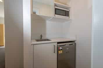 1/9 Hibiscus Avenue (Room B), Hamilton Lake