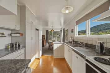 18 Alison Street, Mangakakahi
