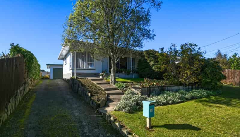 18 Alison Street, Mangakakahi