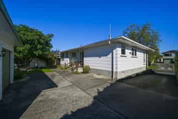 18 Alison Street, Mangakakahi