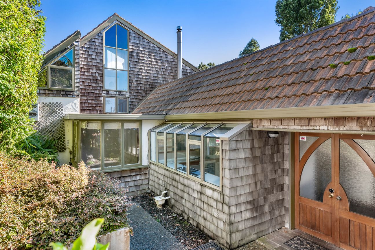 PRICED BELOW CV - BAY'S BEST 5-BED OPPORTUNITY? - Ansicht 2