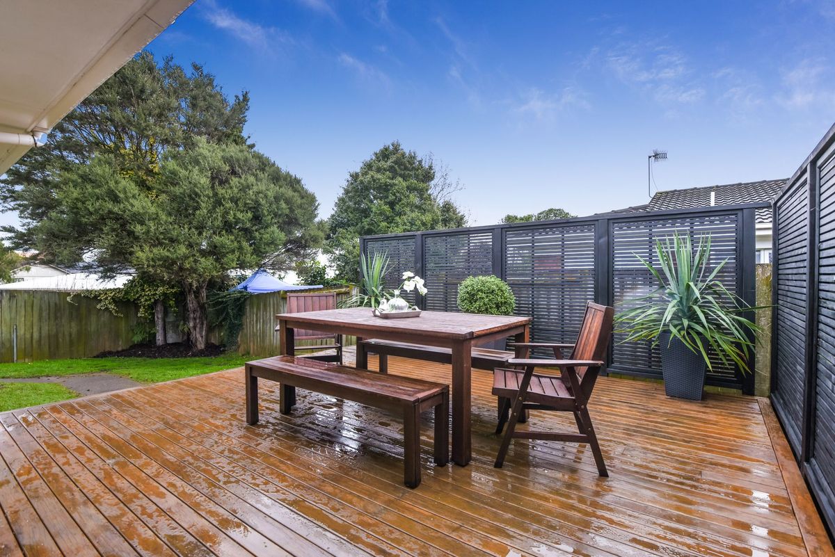 Sunny 2-Bedroom Unit with Great Outdoor Living - Ansicht 2