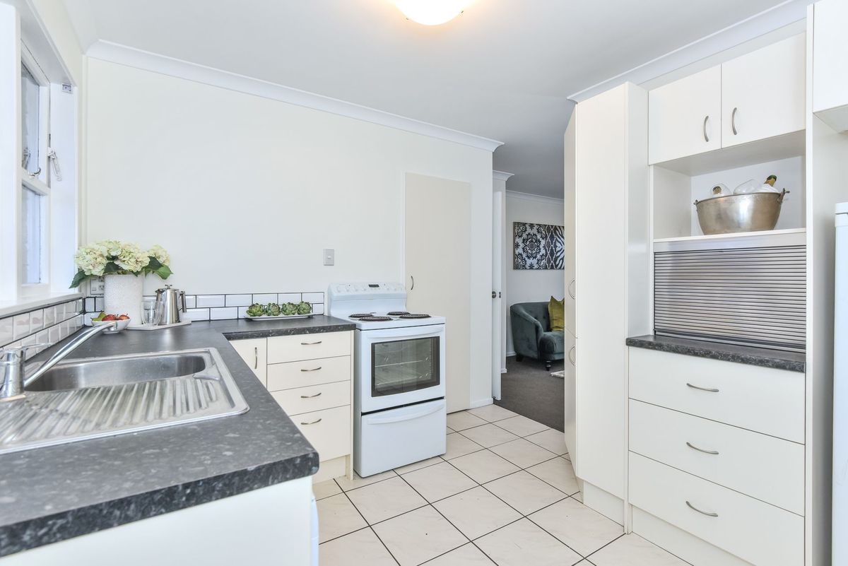 Sunny 2-Bedroom Unit with Great Outdoor Living - Ansicht 5