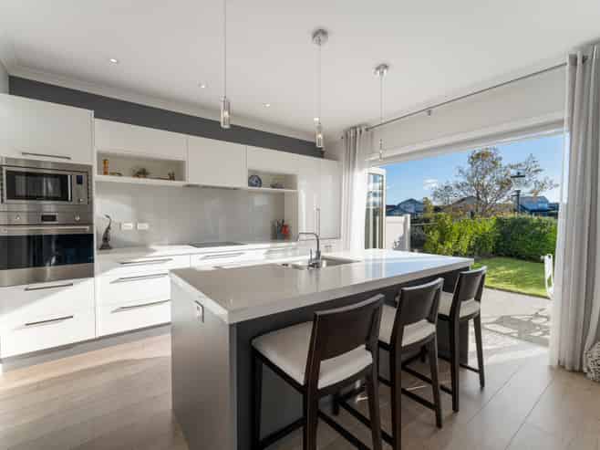 11 Lake Drive, Karaka