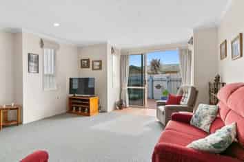 12 Guildford Street, Levin