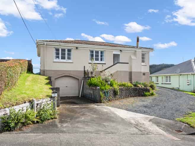 30 Anzac Road, Morningside