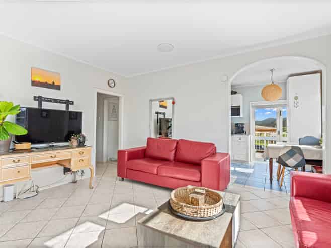 30 Anzac Road, Morningside
