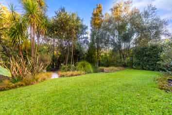 40 Peter Terrace, Castor Bay