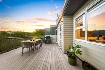 40 Peter Terrace, Castor Bay