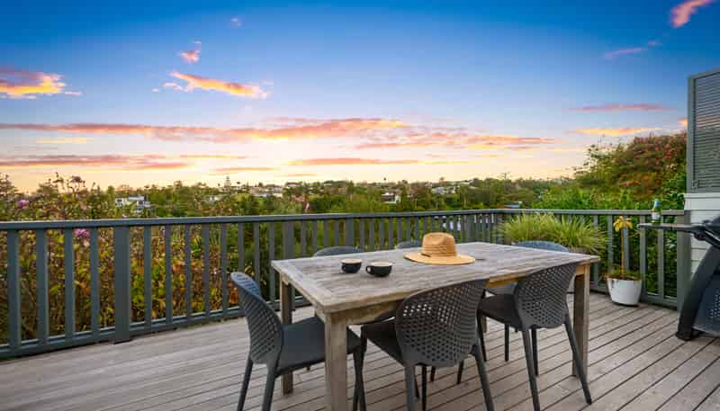 40 Peter Terrace, Castor Bay