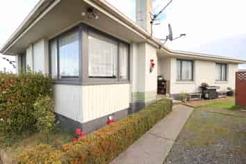 2 Dundee Street, Strathern