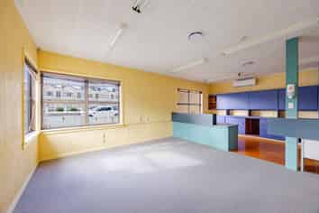 Versatile commercial premises in the city