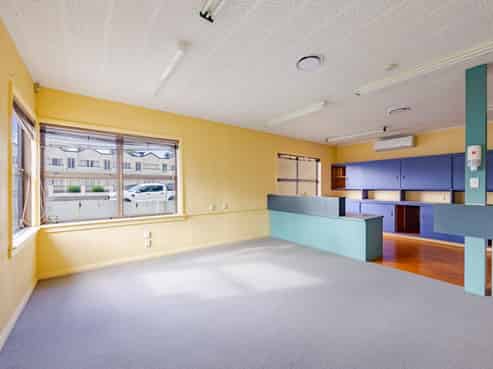 Versatile commercial premises in the city