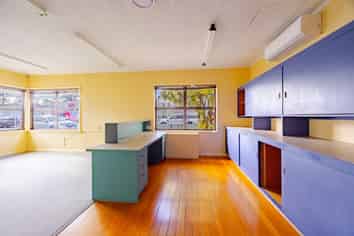 Versatile commercial premises in the city