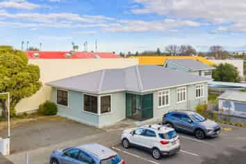 Versatile commercial premises in the city