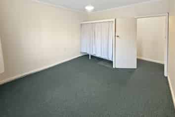 4/553 Featherston Street, Roslyn