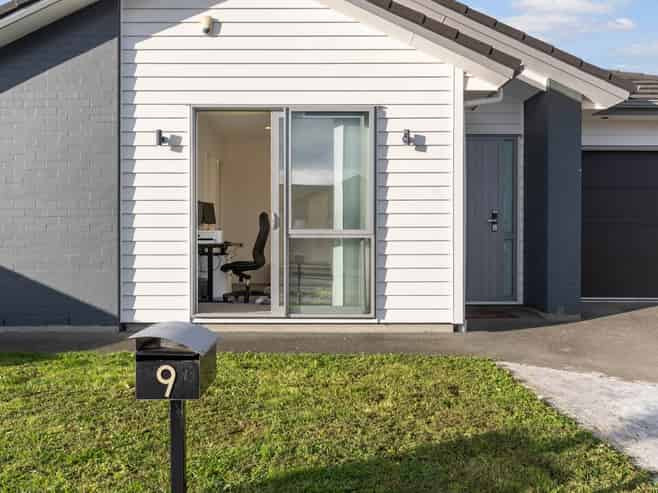 9 Holcroft Street, Papakura