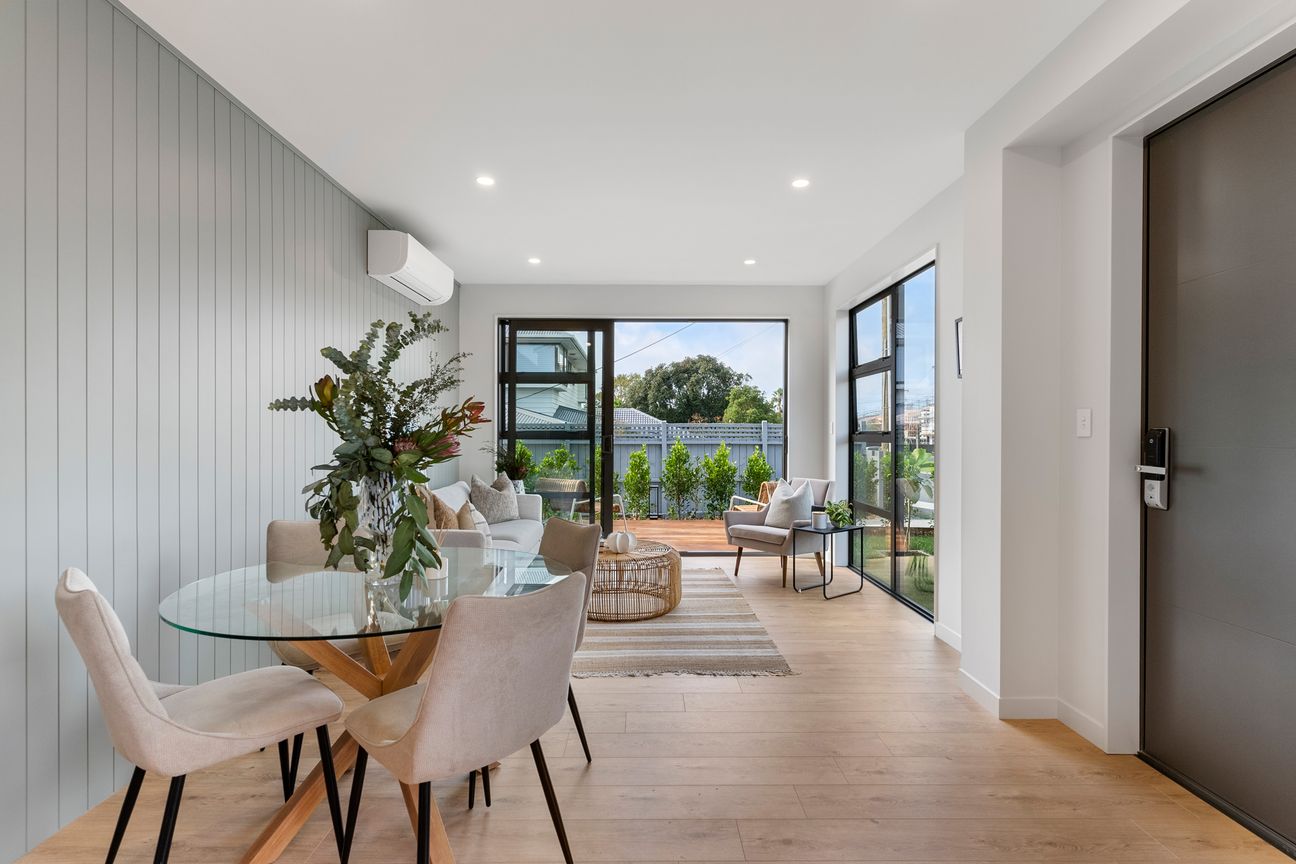 Stylish Living in Central Milford - Vista 5