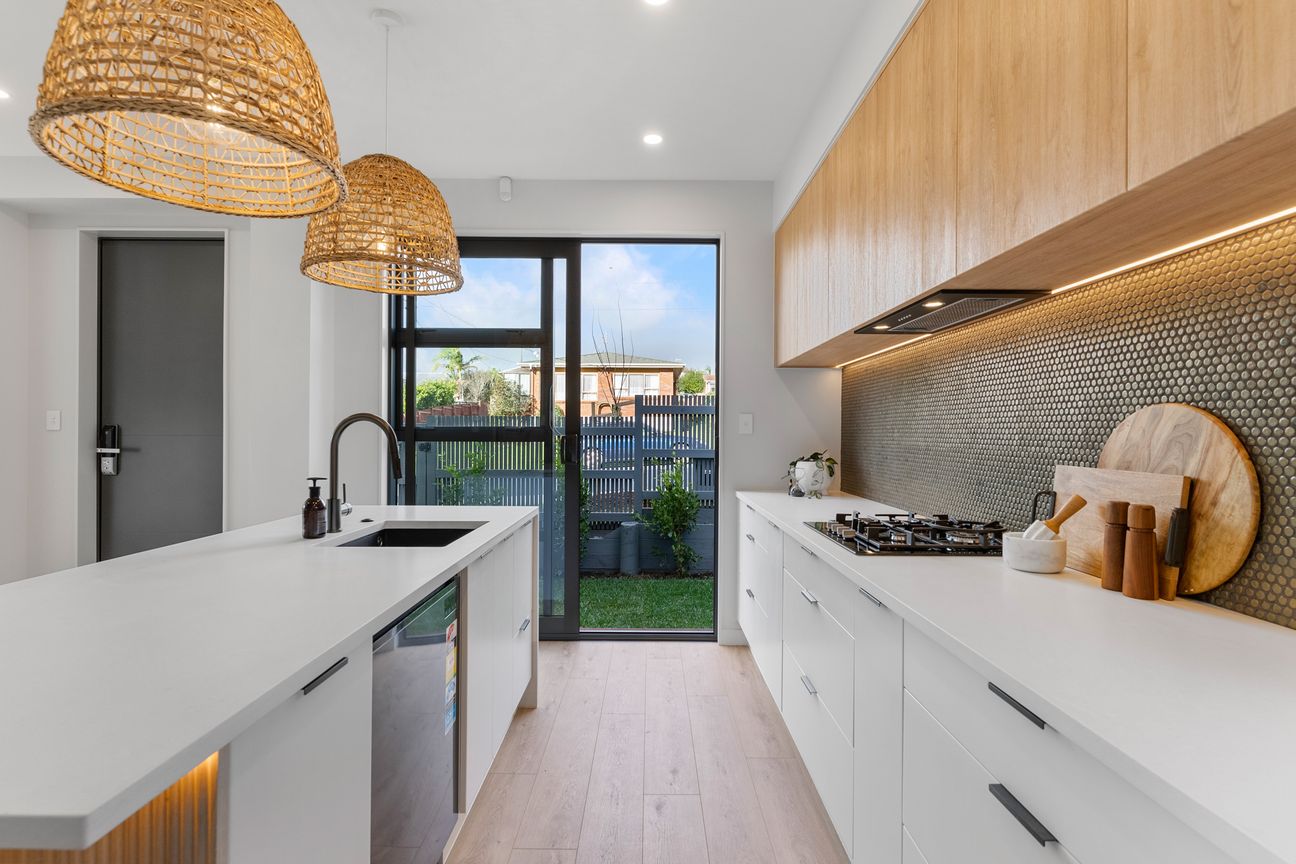 Stylish Living in Central Milford - Vista 6