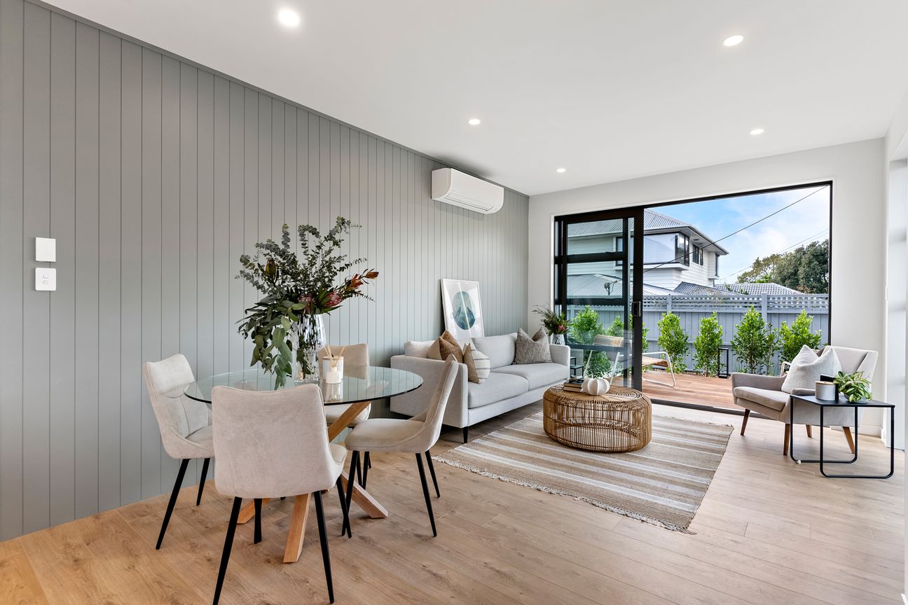 Stylish Living in Central Milford - Vista 2