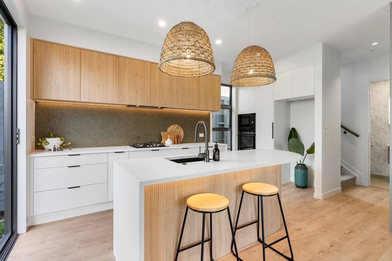 Stylish Living in Central Milford - Vista 4