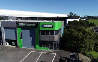 Office/warehouse offered for lease
