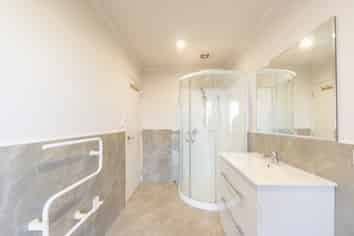 4/188 Massey Street, Frankton