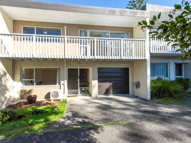 2/72 Cockayne Crescent, Sunnynook
