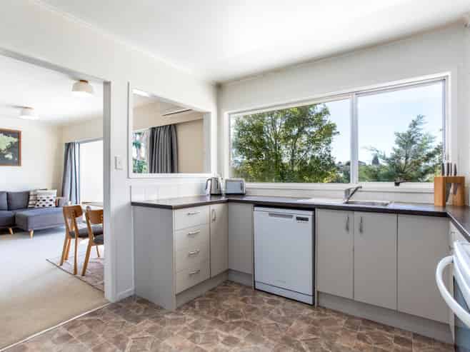 2/72 Cockayne Crescent, Sunnynook