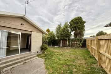 74B Solomon Avenue, Redwood